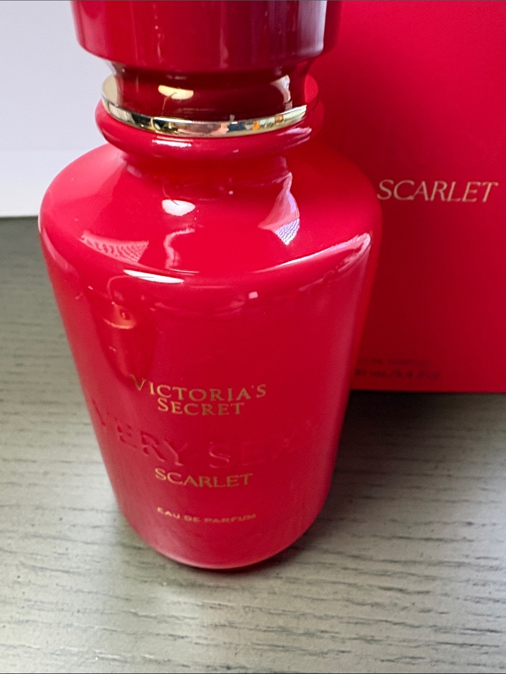 Victoria's Secret - Very Sexy Scarlet
